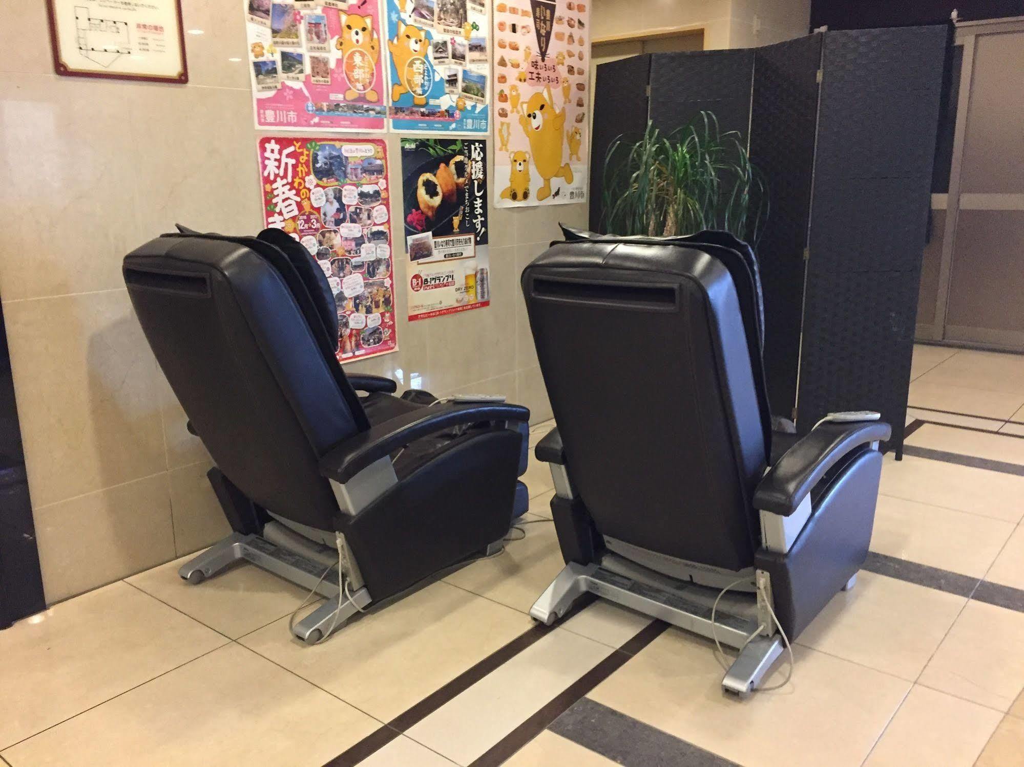 Hotel Crown Hills Toyokawa מראה חיצוני תמונה